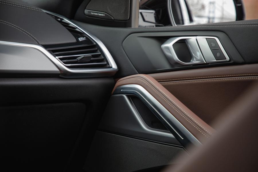 Детали интерьера BMW X6 xDrive40i (G06) 2019 года  (NA) (фото 13 из 33)